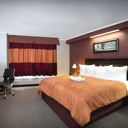 Coliseum Inn Edmonton Eksteriør billede