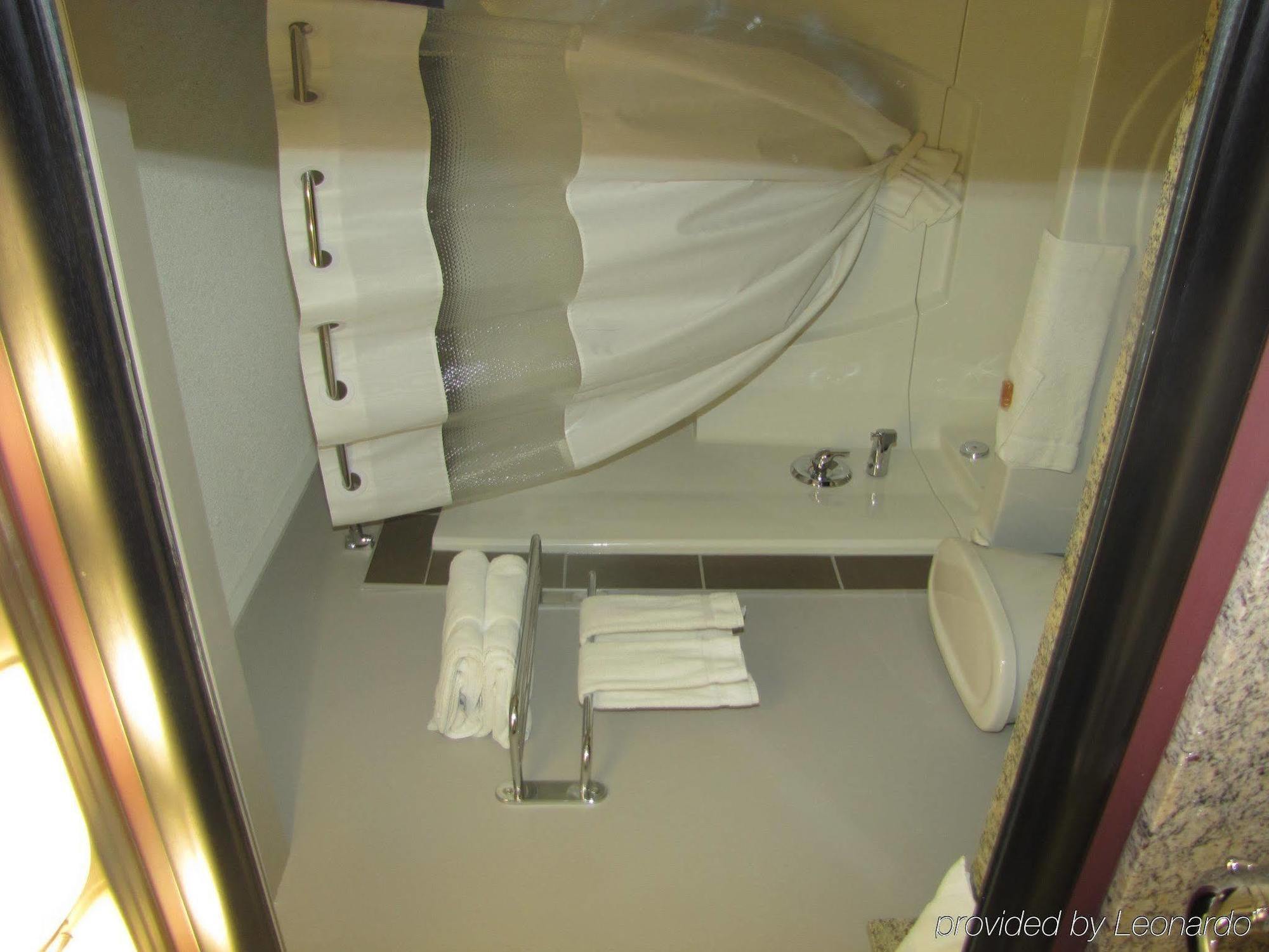 Coliseum Inn Edmonton Værelse billede